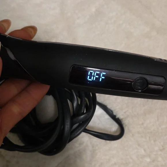 Kristin Ess Hair Nano Black 1" Pivoting Curling Wand - Picture 4 of 9